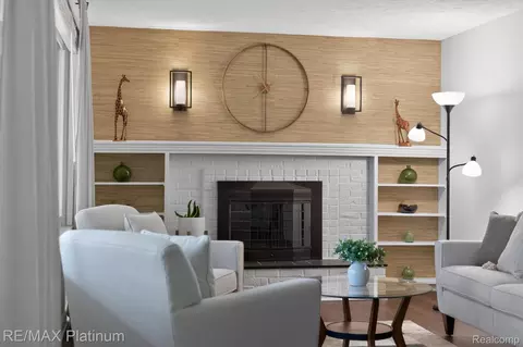Living - 139 Edgemont Dr, Howell, MI 48855 photo 3 of 4
