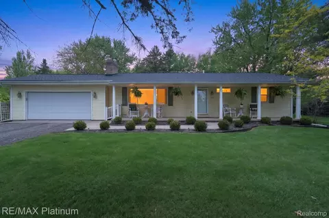 Exterior - 139 Edgemont Dr, Howell, MI 48855 photo 12 of 12
