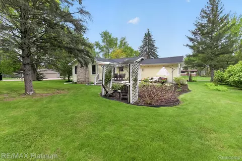 Exterior - 139 Edgemont Dr, Howell, MI 48855 photo 11 of 12