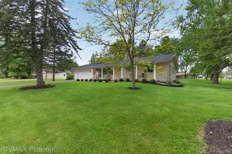 Exterior - 139 Edgemont Dr, Howell, MI 48855 photo 2 of 12