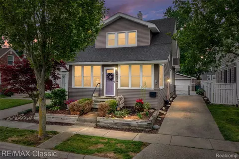 1487 Emmons Ave, Birmingham, MI 48009