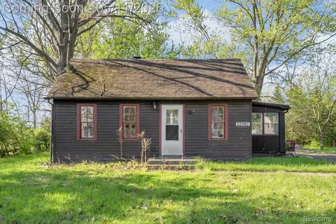 22980 Quinn Rd, Clinton Township, MI 48035