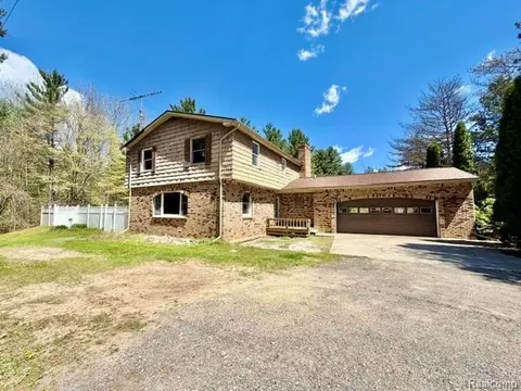 6087 Cyclone Rd, Marathon, MI 48464