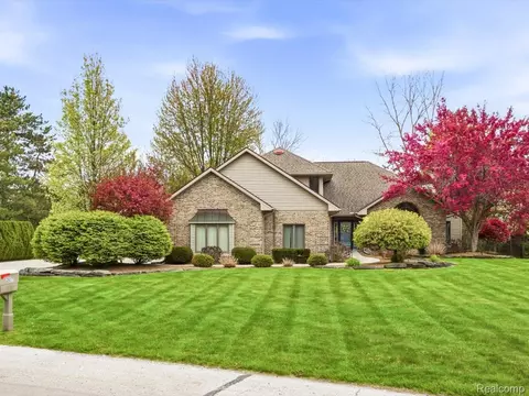 2837 Shorewood Blvd, Fort Gratiot, MI 48059