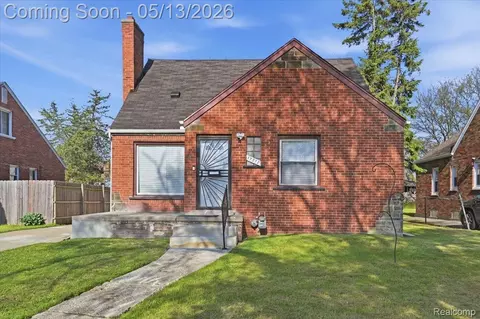 17377 Dresden St, Detroit, MI 48205