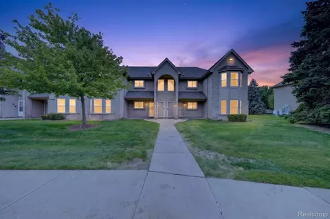 44393 Sunnyside Dr #38, Sterling Heights, MI 48313