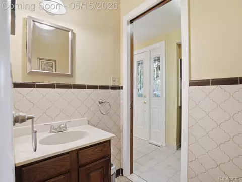 Bath - 8645 Fieldcrest Dr, Green Oak, MI 48116 photo 2 of 4