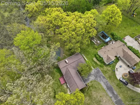 View/Area - 8645 Fieldcrest Dr, Green Oak, MI 48116 photo 4 of 5