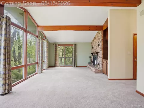 Living - 8645 Fieldcrest Dr, Green Oak, MI 48116 photo 3 of 6
