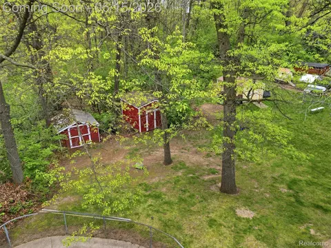 View/Area - 8645 Fieldcrest Dr, Green Oak, MI 48116 photo 1 of 5