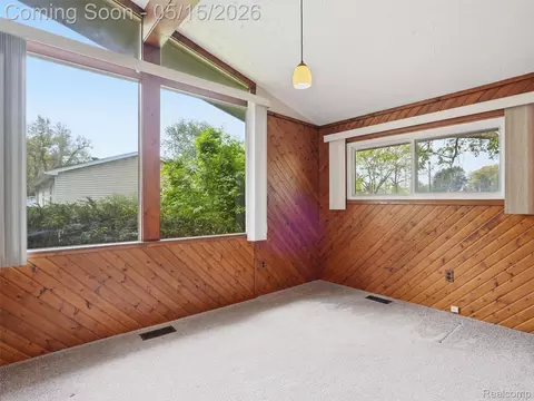 Living - 8645 Fieldcrest Dr, Green Oak, MI 48116 photo 4 of 6