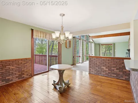 Dining - 8645 Fieldcrest Dr, Green Oak, MI 48116 photo 2 of 3