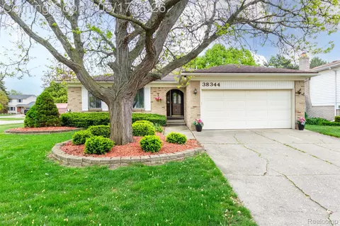38344 Douglas Dr, Sterling Heights, MI 48310