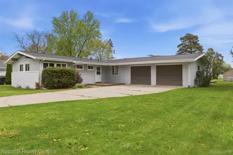3130 Sherwood St, Saginaw, MI 48603