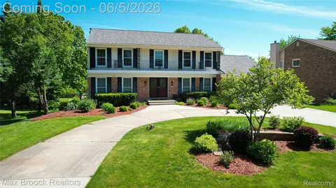 5415 White Hall Circle Cir, West Bloomfield, MI 48323