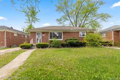 22101 Church St, Oak Park, MI 48237