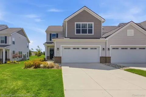 904 Salt Springs Dr, Saline, MI 48176