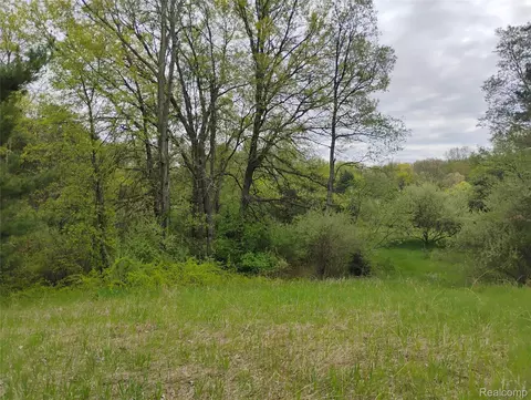 000 Middle Vl 1812 Acre Middle, Highland, MI 48357