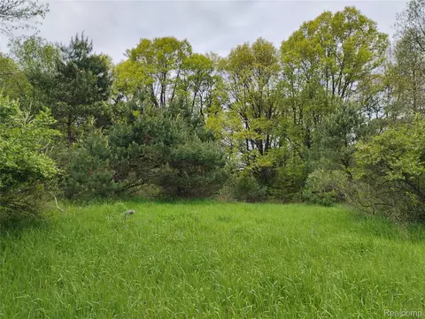 000 Middle Vl 1812 Acre Middle, Highland, MI 48357
