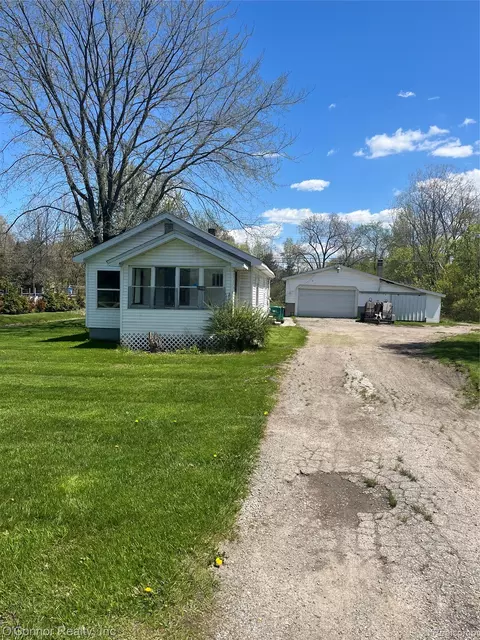 1908 Range Rd, Port Huron, MI 48060