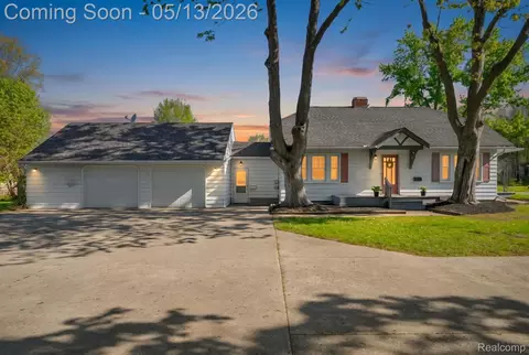 3363 Meinrad Dr, Waterford, MI 48329