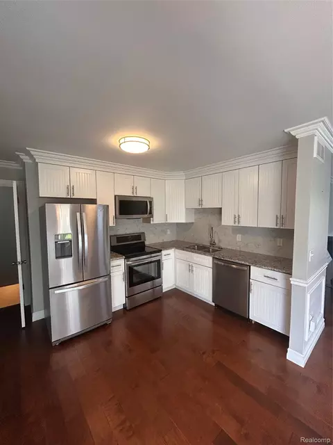 1466 Knights Ridge Ct, Rochester Hills, MI 48306