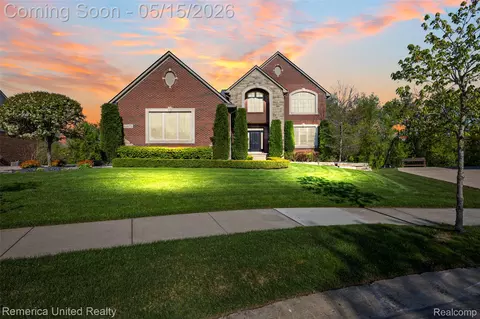 61151 Palomino Ct, Lyon, MI 48178
