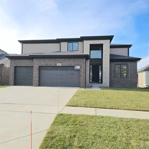 50147 Mustang Dr, Macomb, MI 48042
