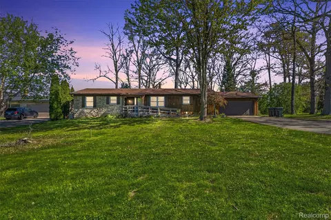 4191 Mccandlish Rd, Grand Blanc, MI 48439