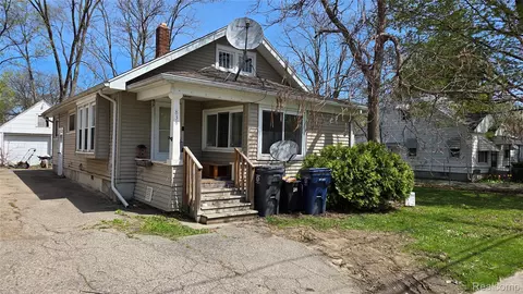 838 Clinton St, Flint, MI 48507