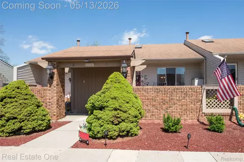 61962 Yorktown Dr #2, South Lyon, MI 48178