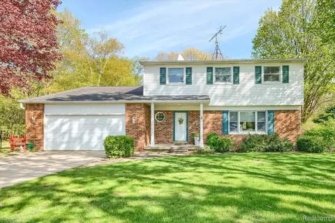 2676 Porcupine Trl, Mayfield, MI 48446