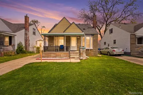 21426 Syracuse Ave, Warren, MI 48091