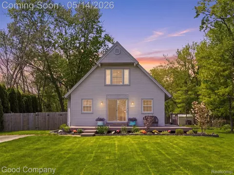 3392 Grant Rd, Rochester Hills, MI 48309