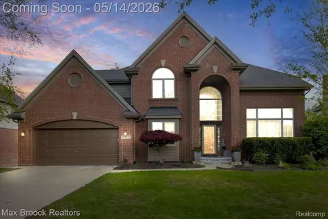 31102 Bancroft Dr, Novi, MI 48377