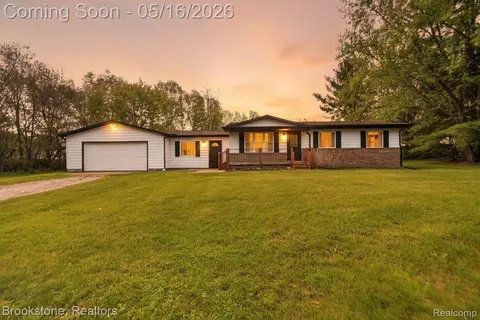 7224 E Frances Rd, Mount Morris, MI 48458
