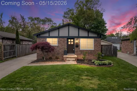 4411 Robinwood Ave, Royal Oak, MI 48073