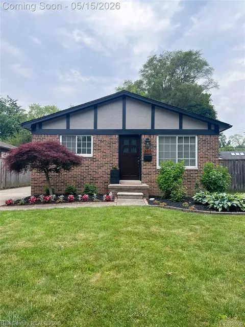 4411 Robinwood Ave, Royal Oak, MI 48073
