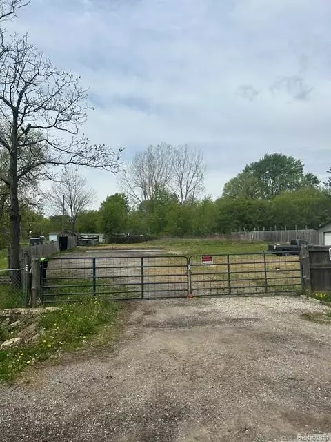 10338 Evelyn Dr, Arbela, MI 48420