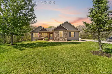 3057 Bignall Dr, Oceola, MI 48855