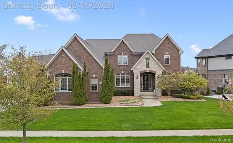 54381 Pelican Ln, Shelby Township, MI 48315