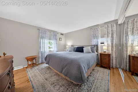 Bedroom - 3560 Beach Rd, Troy, MI 48084 photo 3 of 5