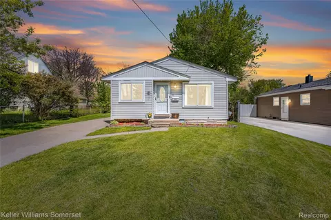 591 Clara Ave, Pontiac, MI 48340