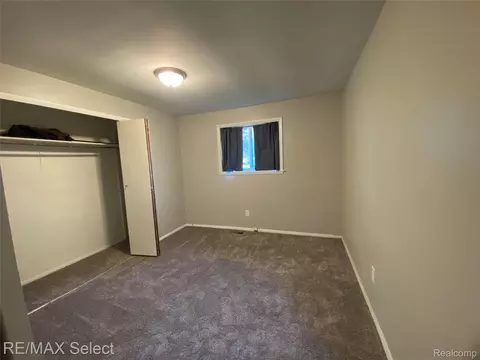 Bedroom - 6169 Johnson Rd, Flushing, MI 48433 photo 3 of 3