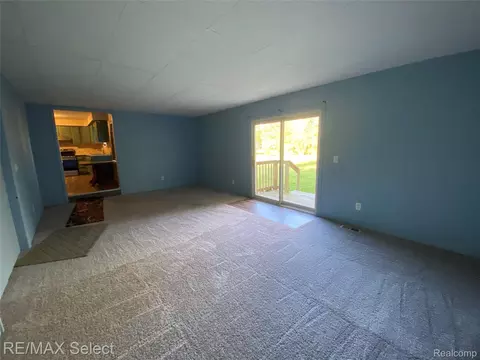 Living - 6169 Johnson Rd, Flushing, MI 48433 photo 2 of 3