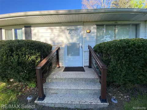 Exterior - 6169 Johnson Rd, Flushing, MI 48433 photo 3 of 4