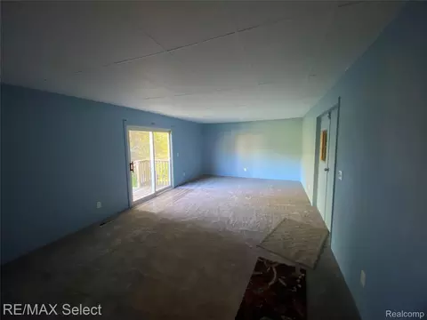 Living - 6169 Johnson Rd, Flushing, MI 48433 photo 1 of 3
