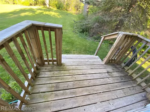 Exterior - 6169 Johnson Rd, Flushing, MI 48433 photo 2 of 4