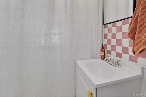 Bath - 1137 E Main St, Flushing, MI 48433 photo 2 of 2