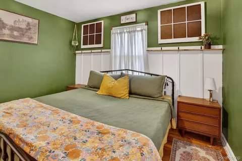 Bedroom - 1137 E Main St, Flushing, MI 48433 photo 1 of 5